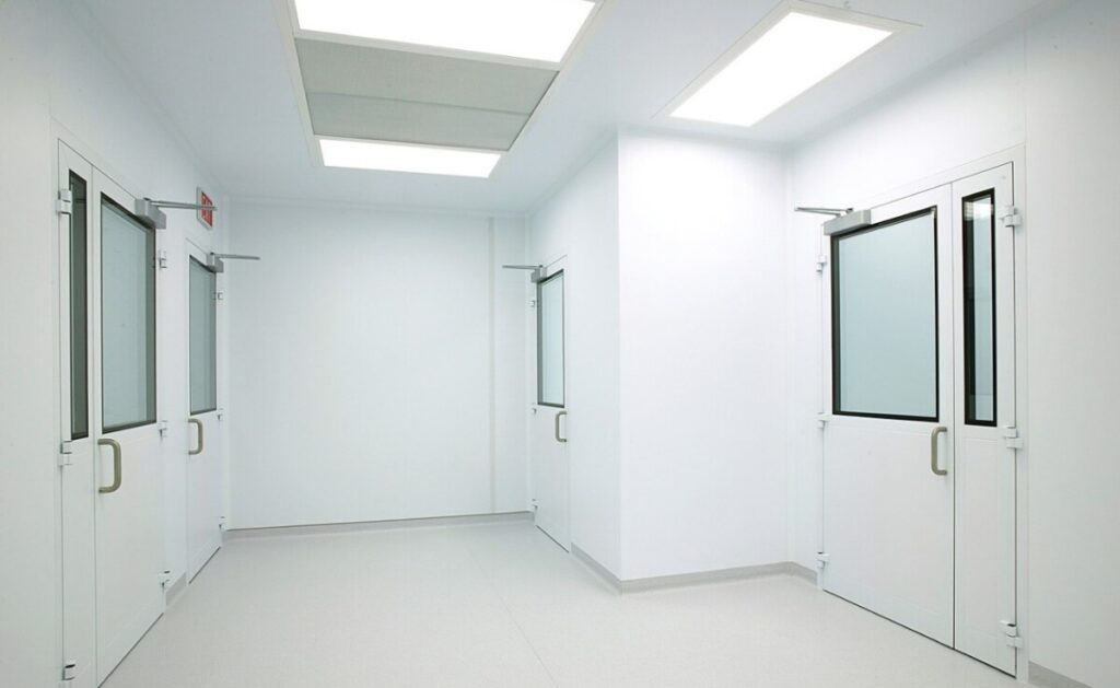 洁净室洁净度四个级别，100/10000/100000/30